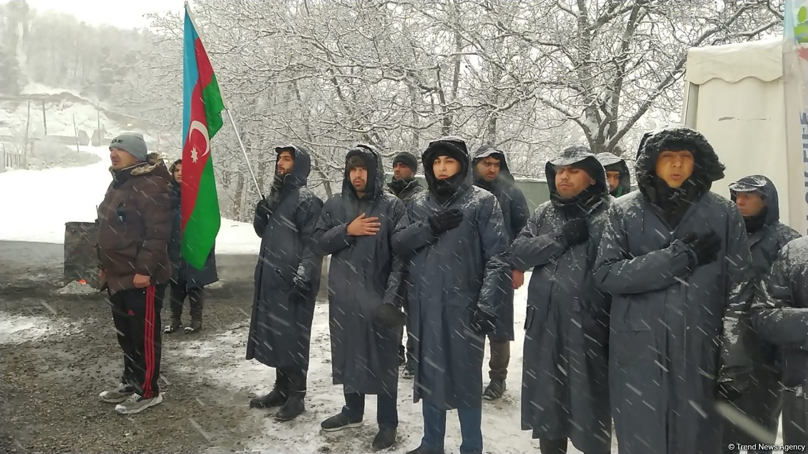 Peaceful protest of Azerbaijani eco-activists continues on Lachin-Khankendi road (PHOTO)