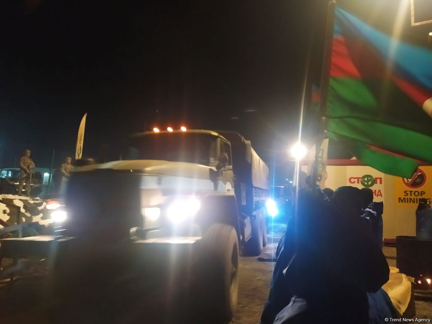 Eight more vehicles of Russian peacekeepers move freely along Azerbaijan's Lachin-Khankendi road (PHOTO)