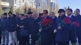 Azerbaijani FM visits Khojaly Genocide memorial (PHOTO)