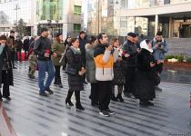 Azerbaijani people honor memory of Khojaly genocide victims (PHOTO)