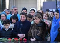 Azerbaijani people honor memory of Khojaly genocide victims (PHOTO)