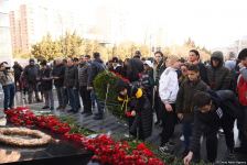 Azerbaijani people honor memory of Khojaly genocide victims (PHOTO)