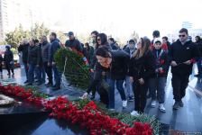 Azerbaijani people honor memory of Khojaly genocide victims (PHOTO)