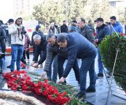 Azerbaijani people honor memory of Khojaly genocide victims (PHOTO)