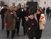 Azerbaijani people honor memory of Khojaly genocide victims (PHOTO)