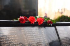 Azerbaijani people honor memory of Khojaly genocide victims (PHOTO)