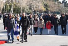 Azerbaijani people honor memory of Khojaly genocide victims (PHOTO)