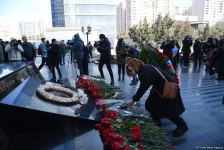 Azerbaijani people honor memory of Khojaly genocide victims (PHOTO)