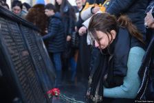 Azerbaijani people honor memory of Khojaly genocide victims (PHOTO)