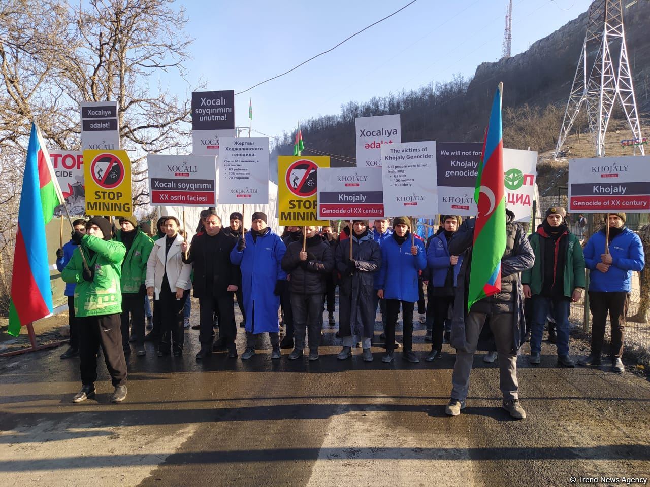 Peaceful protesters on Azerbaijan's Lachin-Khankendi road chant slogans about Khojaly genocide (PHOTO/VIDEO)