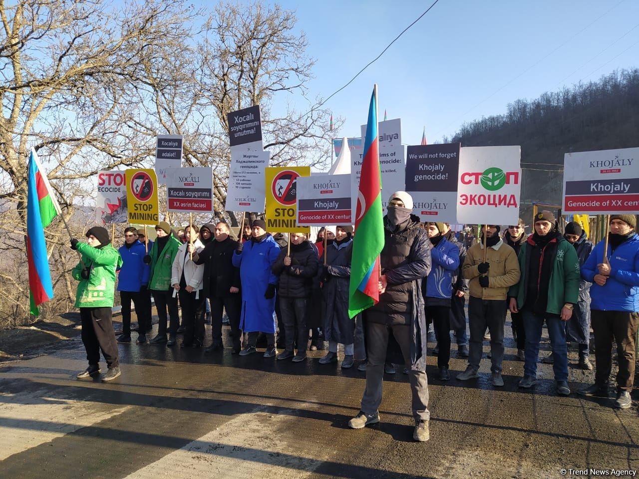 Peaceful protesters on Azerbaijan's Lachin-Khankendi road chant slogans about Khojaly genocide (PHOTO/VIDEO)