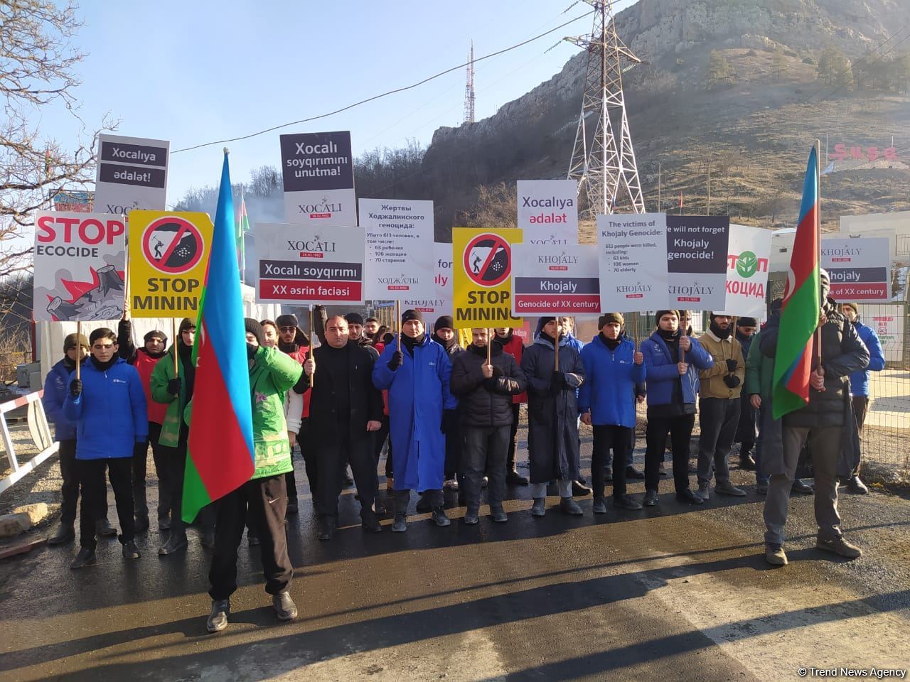 Peaceful protesters on Azerbaijan's Lachin-Khankendi road chant slogans about Khojaly genocide (PHOTO/VIDEO)
