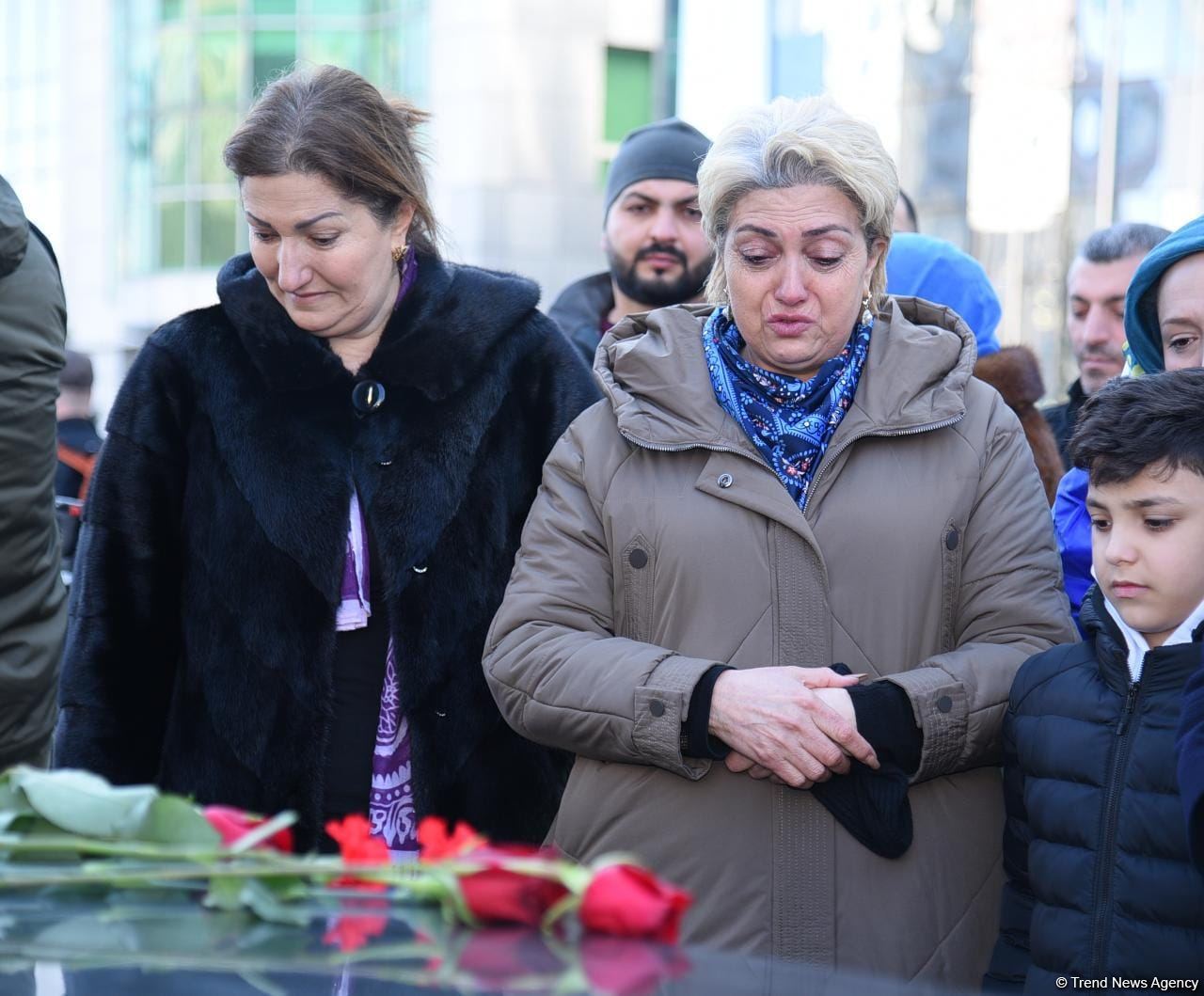 Azerbaijani people honor memory of Khojaly genocide victims (PHOTO)