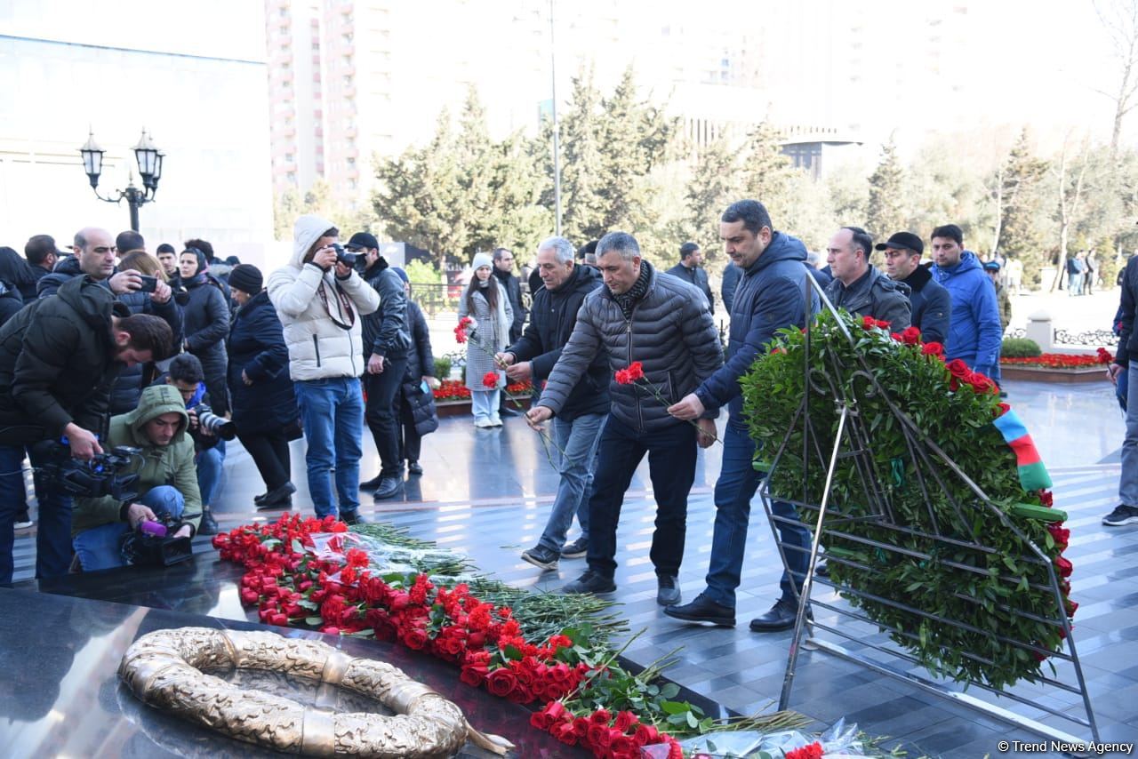 Azerbaijani people honor memory of Khojaly genocide victims (PHOTO)