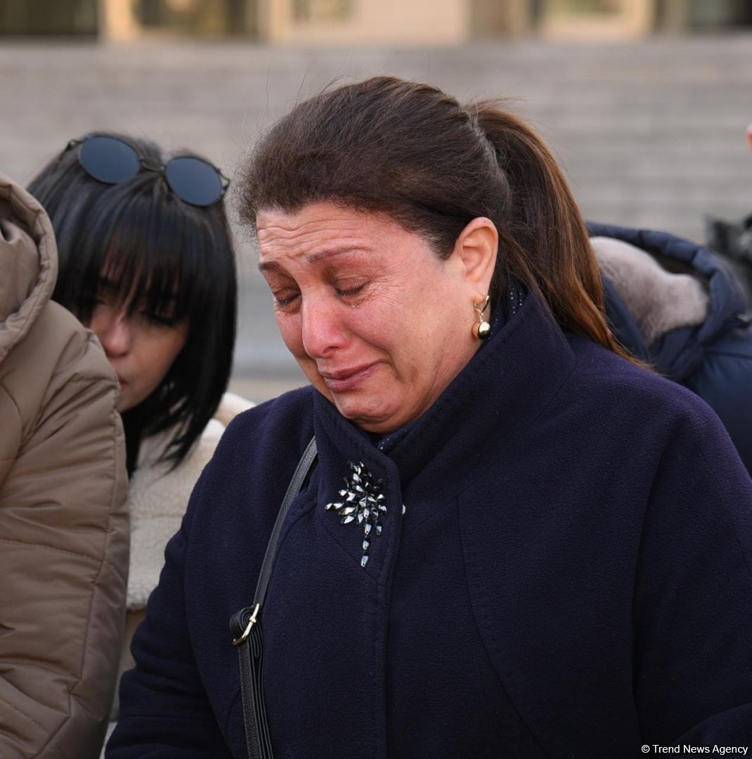 Azerbaijani people honor memory of Khojaly genocide victims (PHOTO)