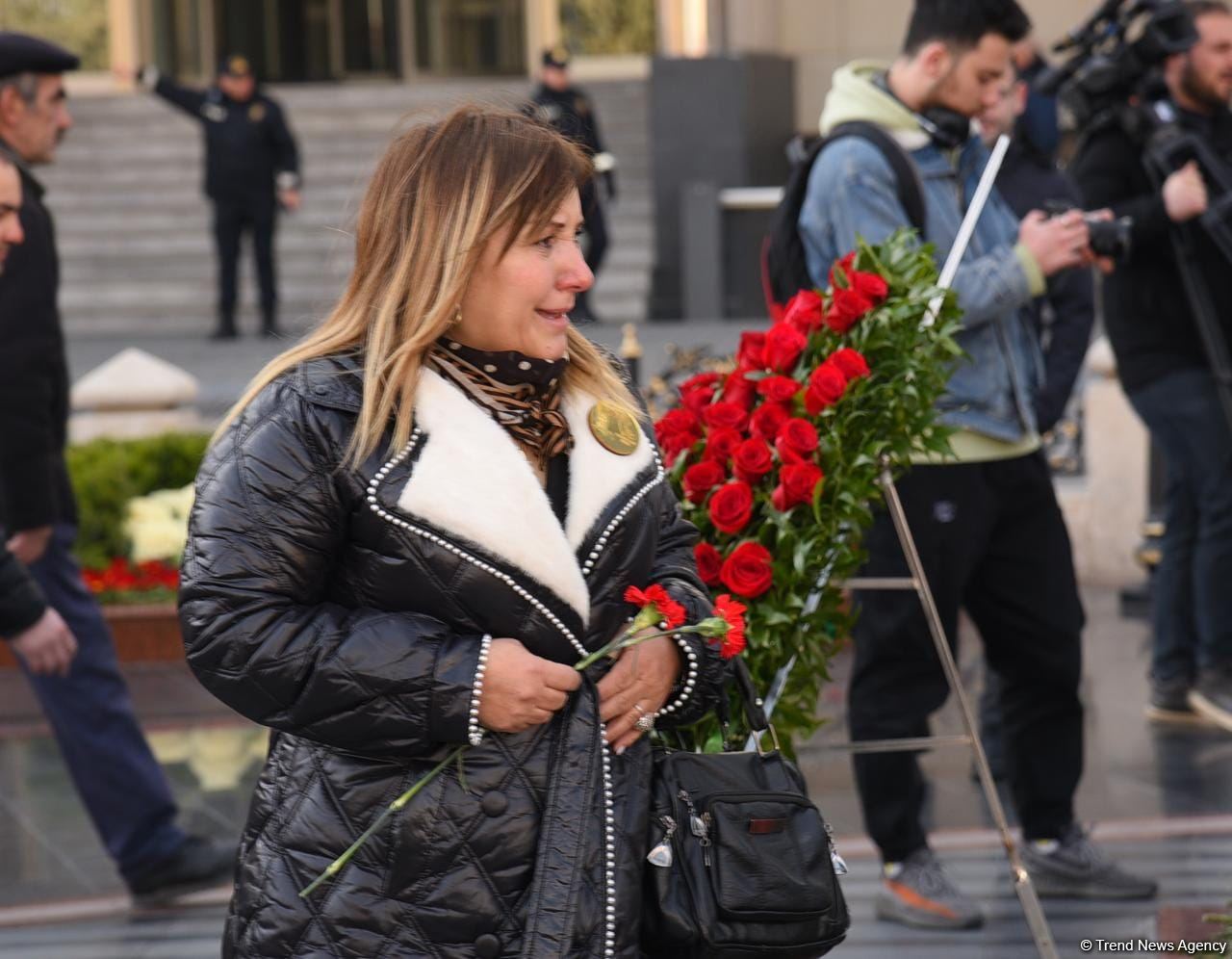 Azerbaijani people honor memory of Khojaly genocide victims (PHOTO)