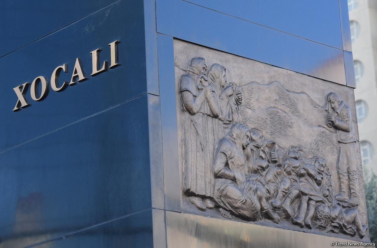 Azerbaijani people honor memory of Khojaly genocide victims (PHOTO)