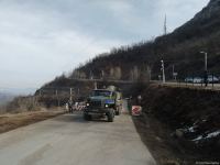 Vehicle of Russian peacekeepers moves freely along Azerbaijan's Lachin-Khankendi road (PHOTO)
