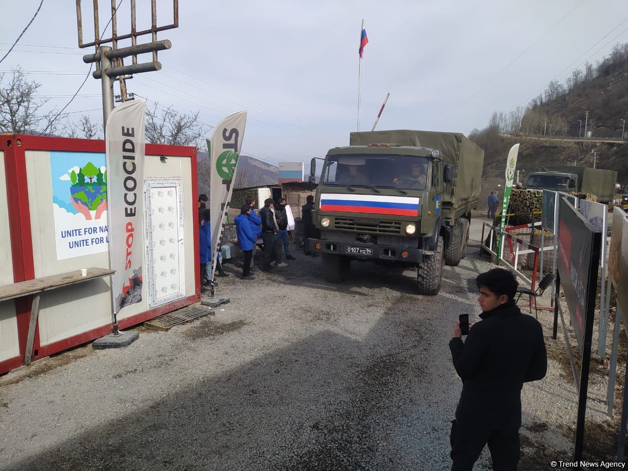Big convoy of Russian peacekeepers moves freely along Azerbaijan's Lachin-Khankendi road (PHOTO)