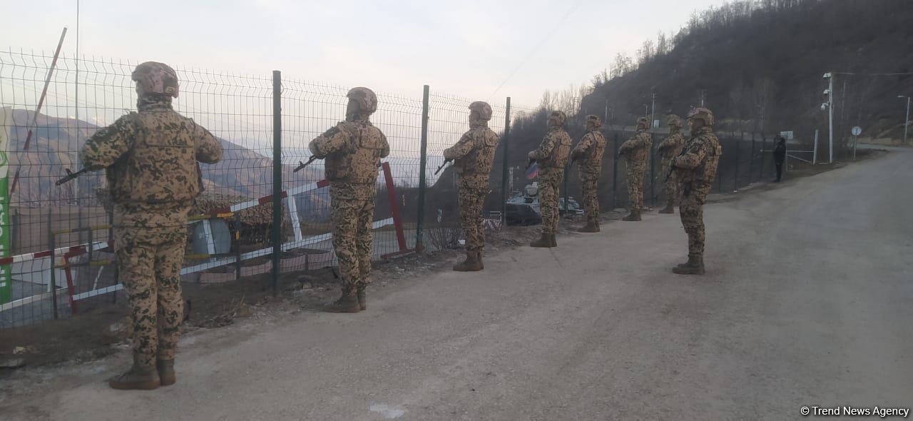 Peaceful protest of Azerbaijanis continues on Lachin-Khankendi road (PHOTO)