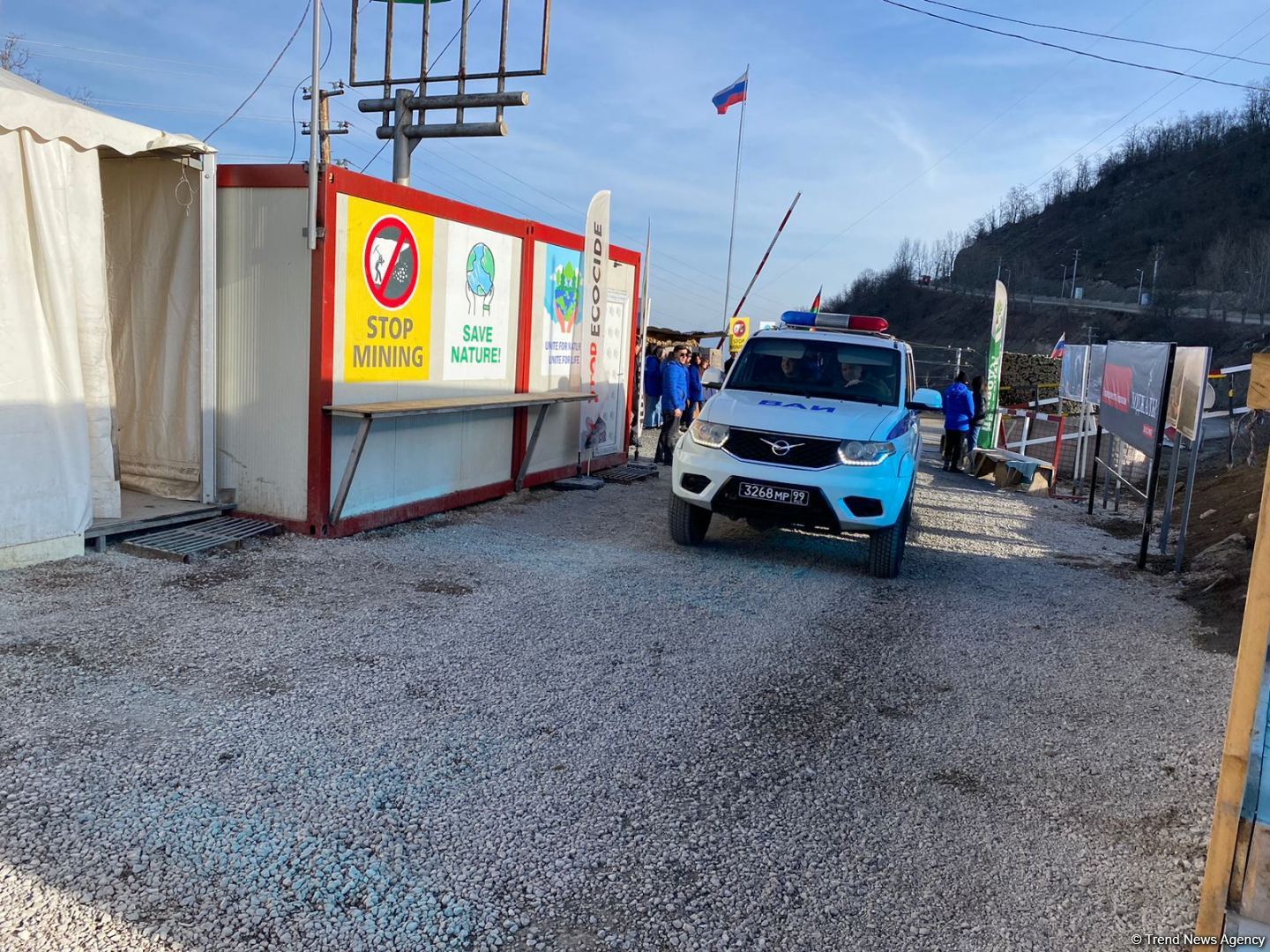 Vehicles of Russian peacekeepers pass freely along Azerbaijan's Lachin-Khankendi road (PHOTO)