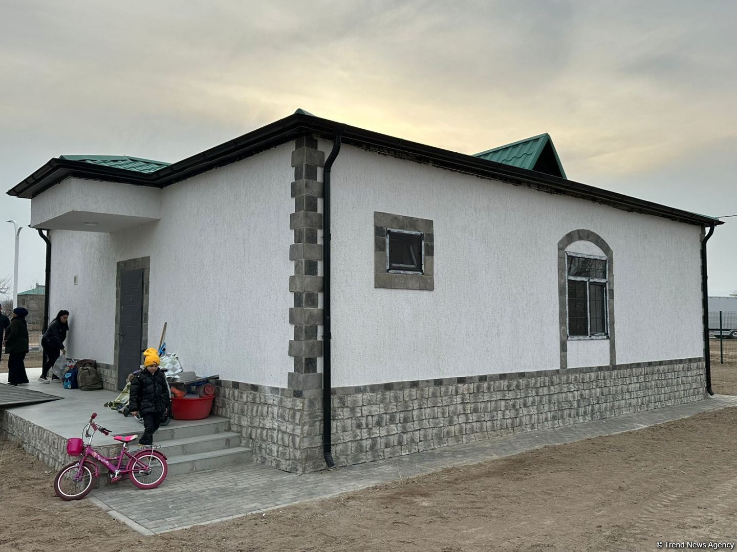 Azerbaijan relocates ten more families to liberated Aghali village in Zangilan (PHOTO)
