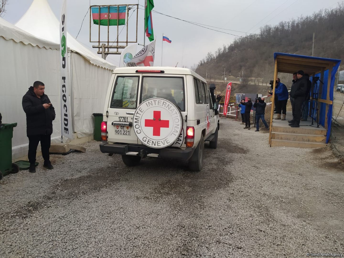 Another ICRC convoy drives freely along Azerbaijan's Lachin-Khankendi road (PHOTO)