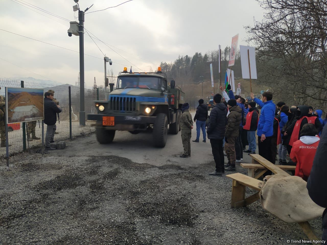 Another convoy of Russian peacekeepers freely moves along Azerbaijan's Lachin-Khankendi road (PHOTO)