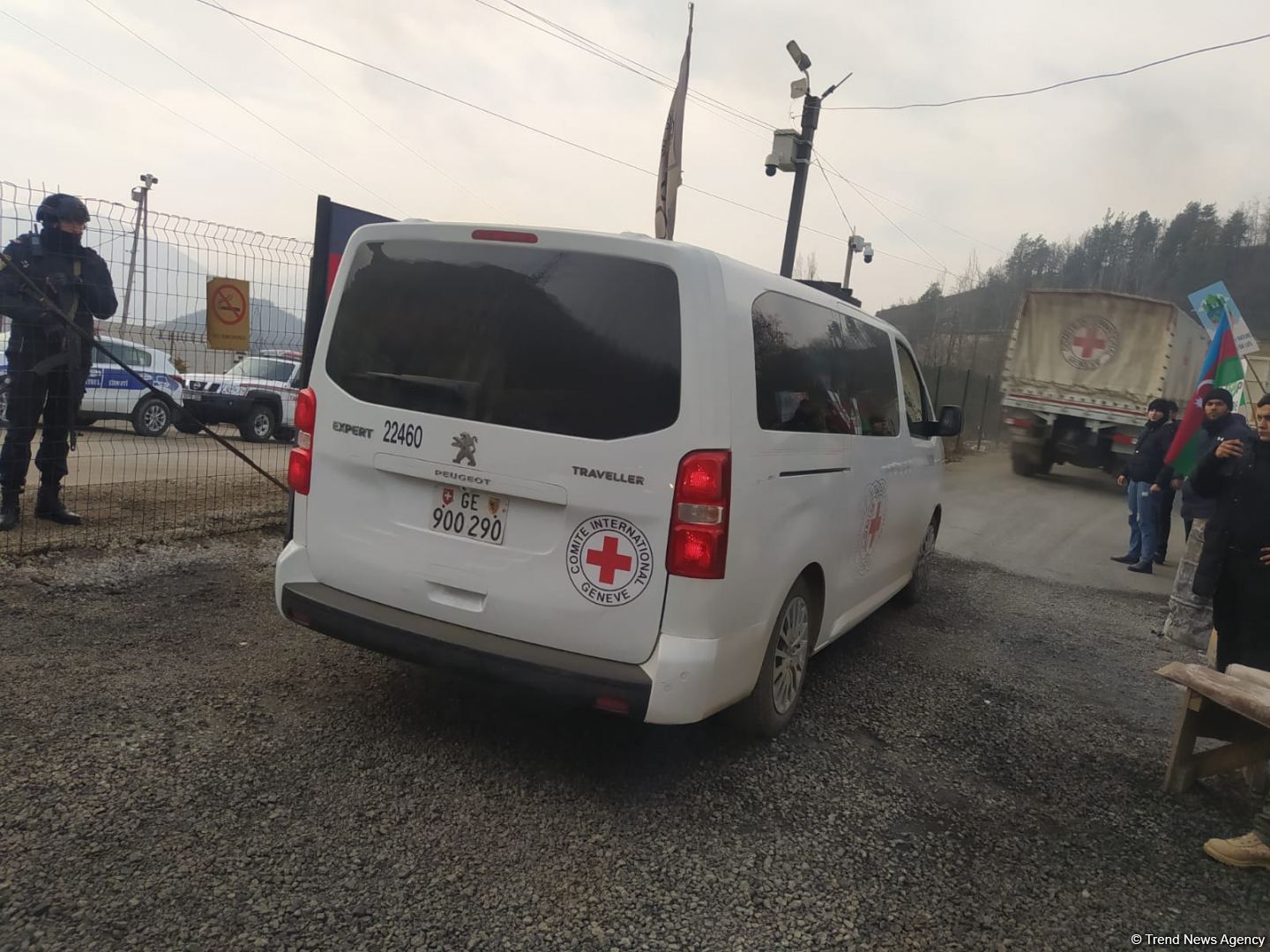 ICRC convoy drives freely along Azerbaijan's Lachin-Khankendi road (PHOTO)