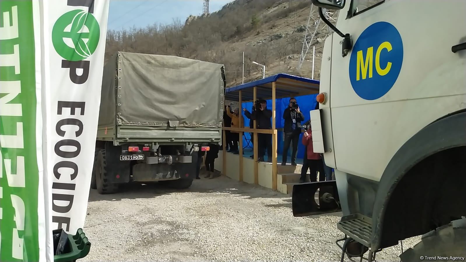Trucks of Russian peacekeepers move freely along Azerbaijan's Lachin-Khankendi road (PHOTO)
