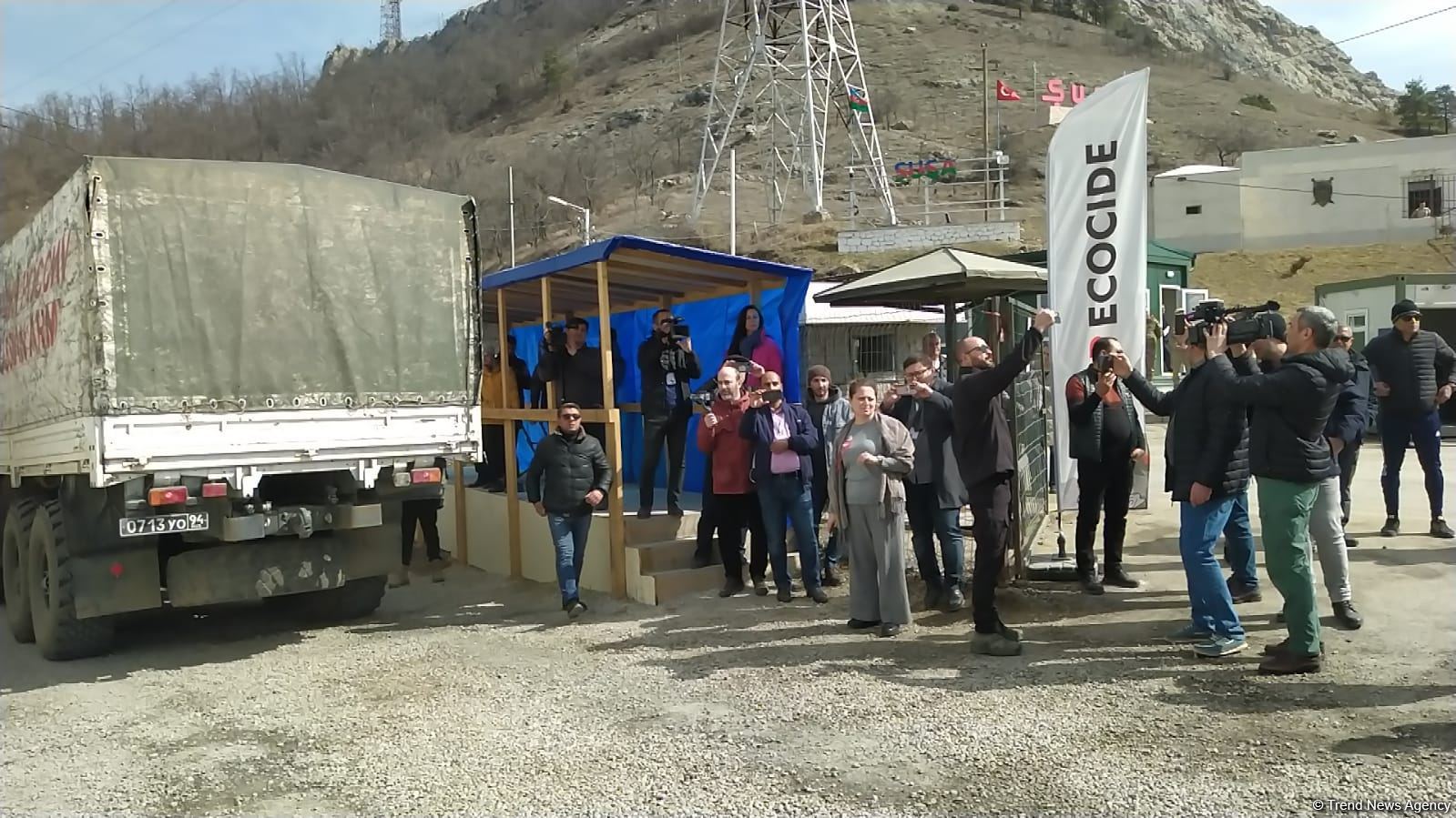 Trucks of Russian peacekeepers move freely along Azerbaijan's Lachin-Khankendi road (PHOTO)