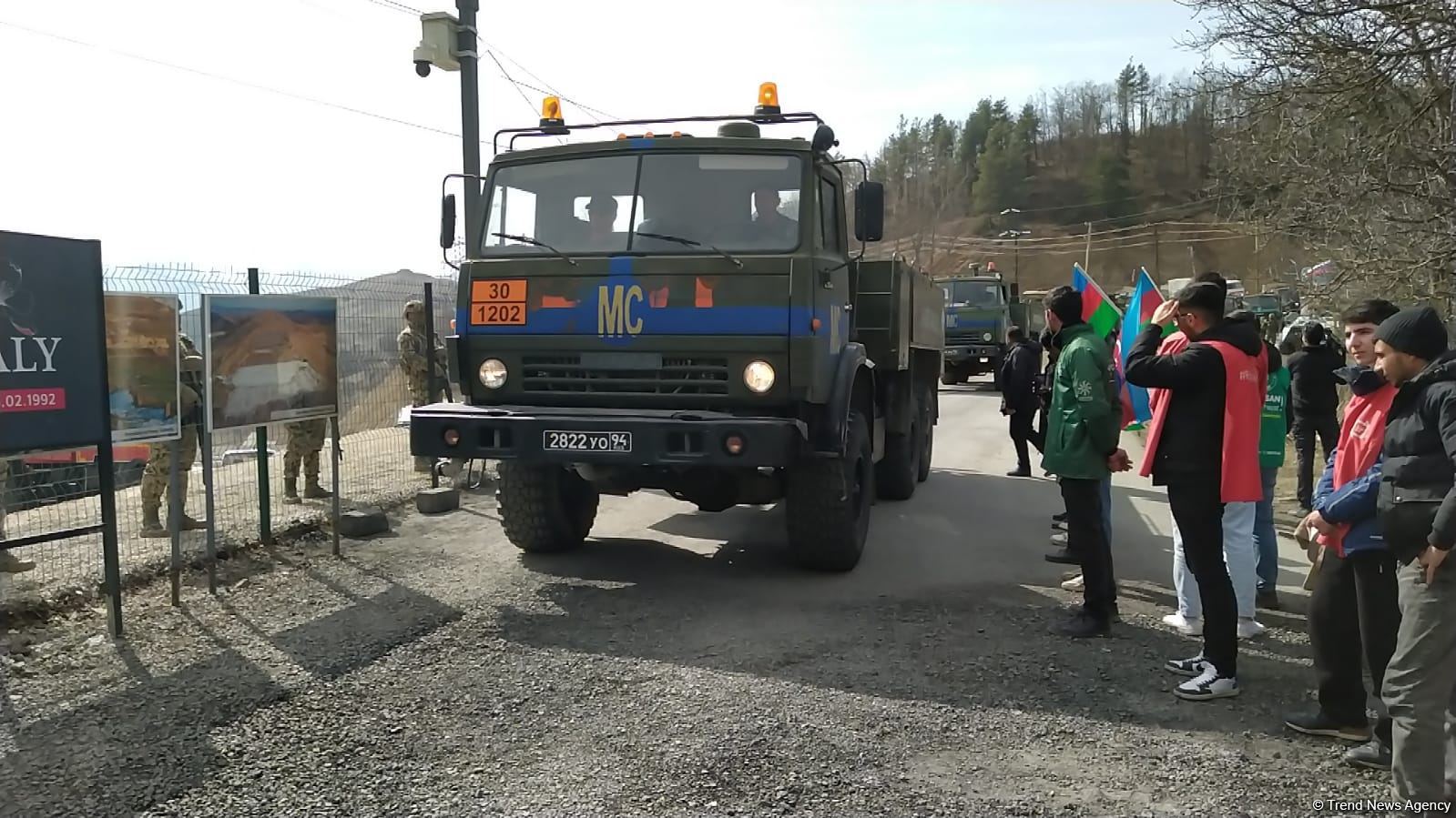 Trucks of Russian peacekeepers move freely along Azerbaijan's Lachin-Khankendi road (PHOTO)