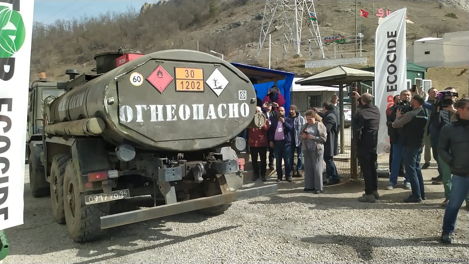 Trucks of Russian peacekeepers move freely along Azerbaijan's Lachin-Khankendi road (PHOTO)