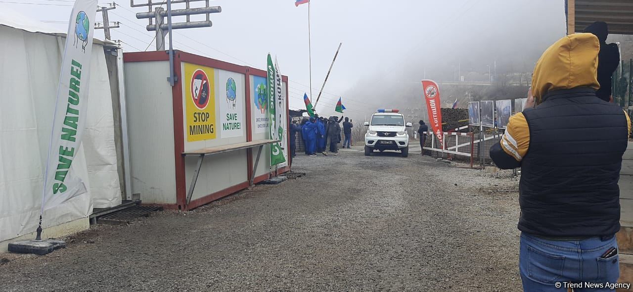 Convoy of Russian peacekeepers freely moves along Azerbaijan's Lachin-Khankendi road (PHOTO)