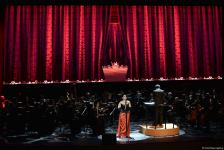 Stunning harmony of high art opera and fashion - Heydar Aliyev Center's gift for March 8 (PHOTO)
