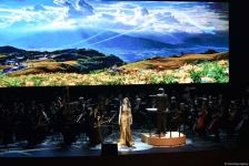 Stunning harmony of high art opera and fashion - Heydar Aliyev Center's gift for March 8 (PHOTO)