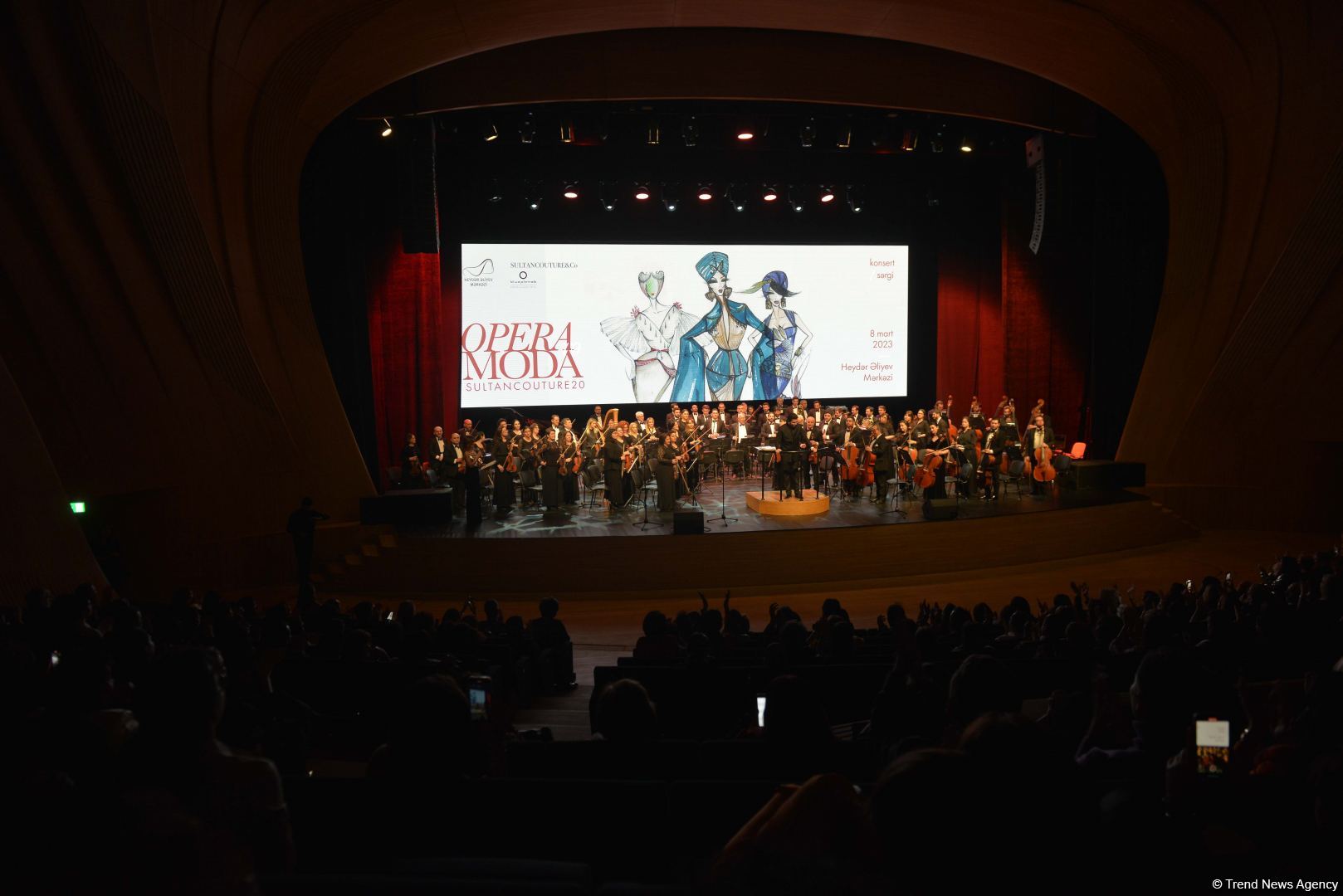 Stunning harmony of high art opera and fashion - Heydar Aliyev Center's gift for March 8 (PHOTO)