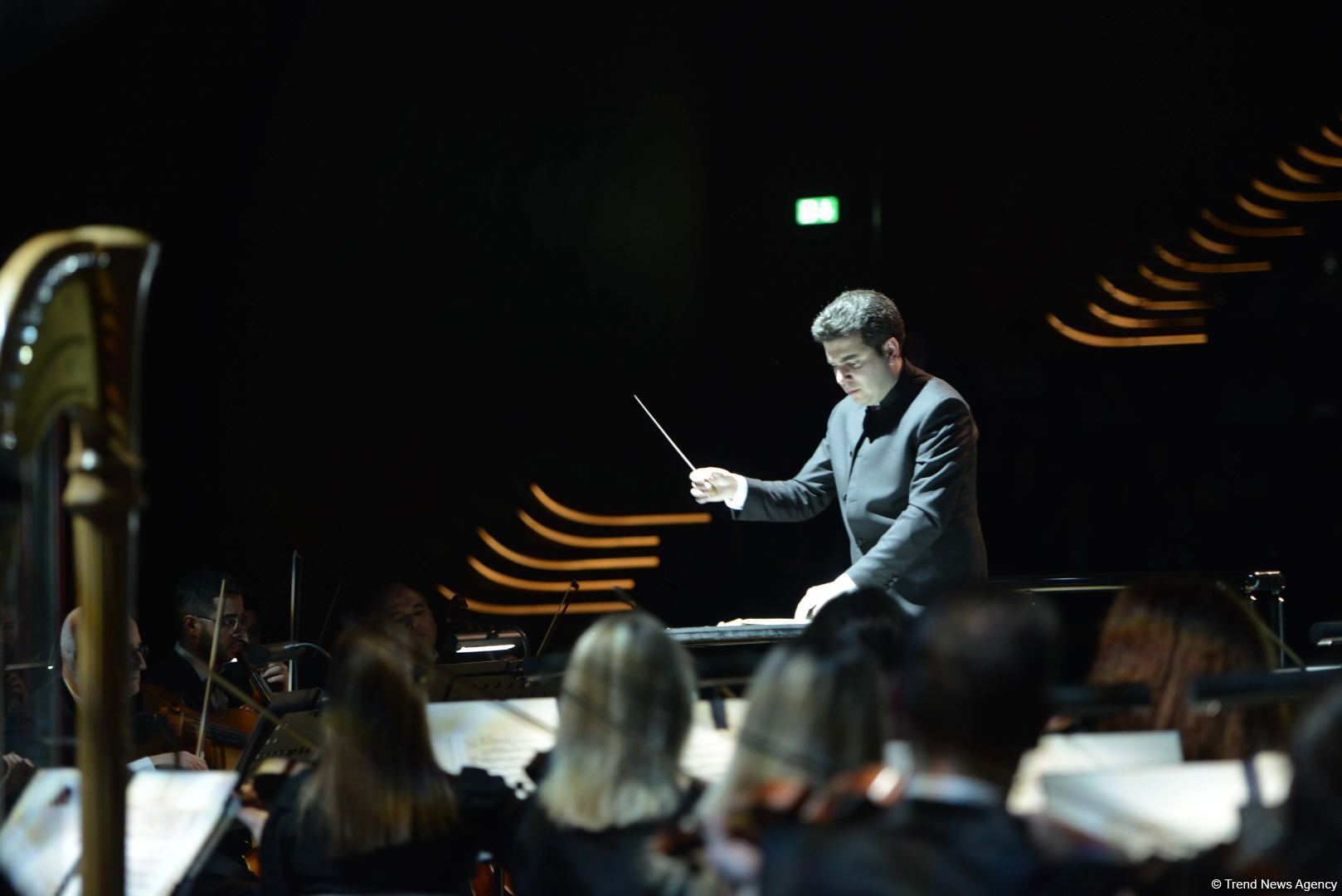 Stunning harmony of high art opera and fashion - Heydar Aliyev Center's gift for March 8 (PHOTO)