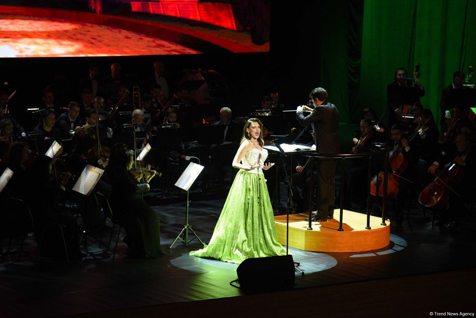 Stunning harmony of high art opera and fashion - Heydar Aliyev Center's gift for March 8 (PHOTO)