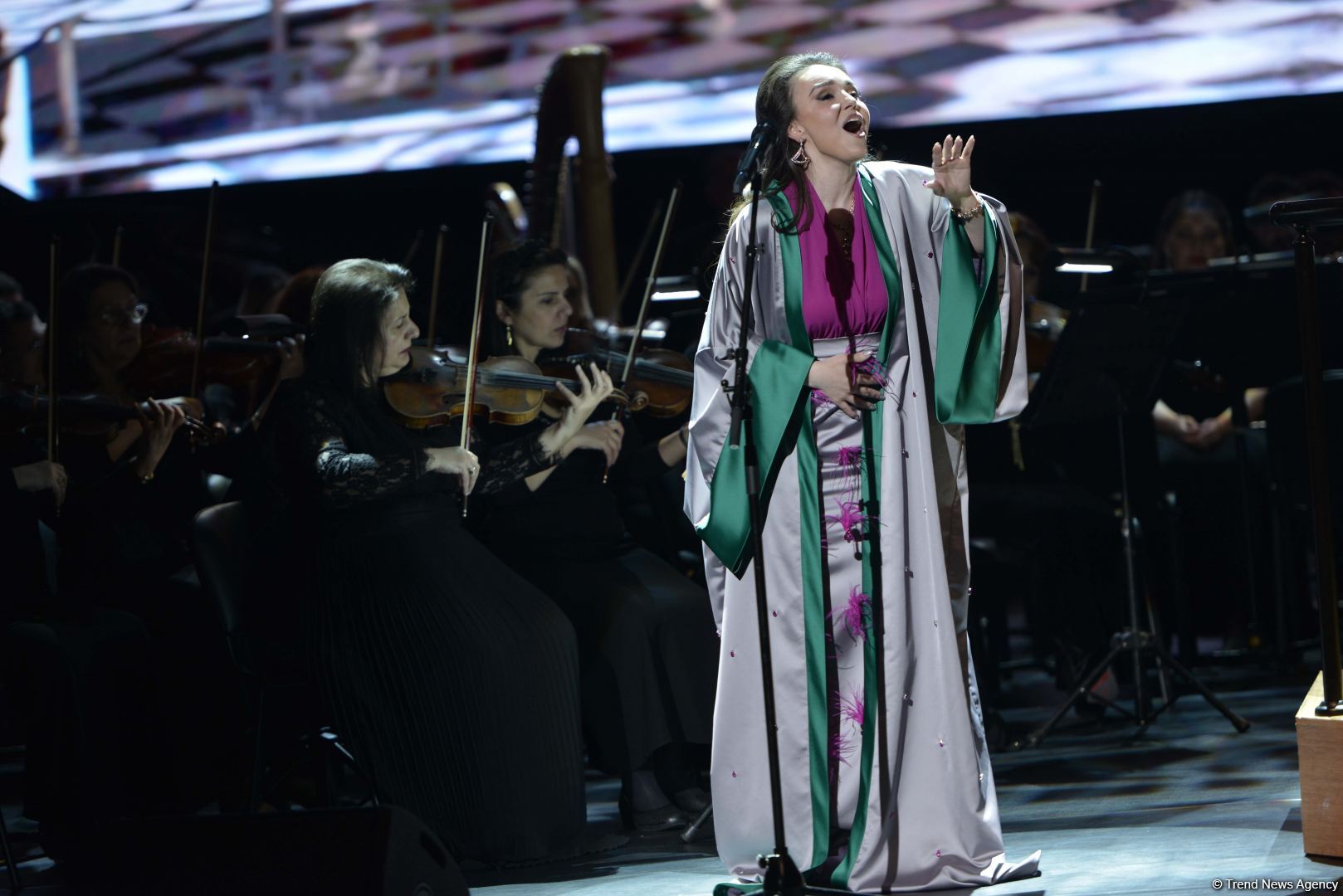 Stunning harmony of high art opera and fashion - Heydar Aliyev Center's gift for March 8 (PHOTO)