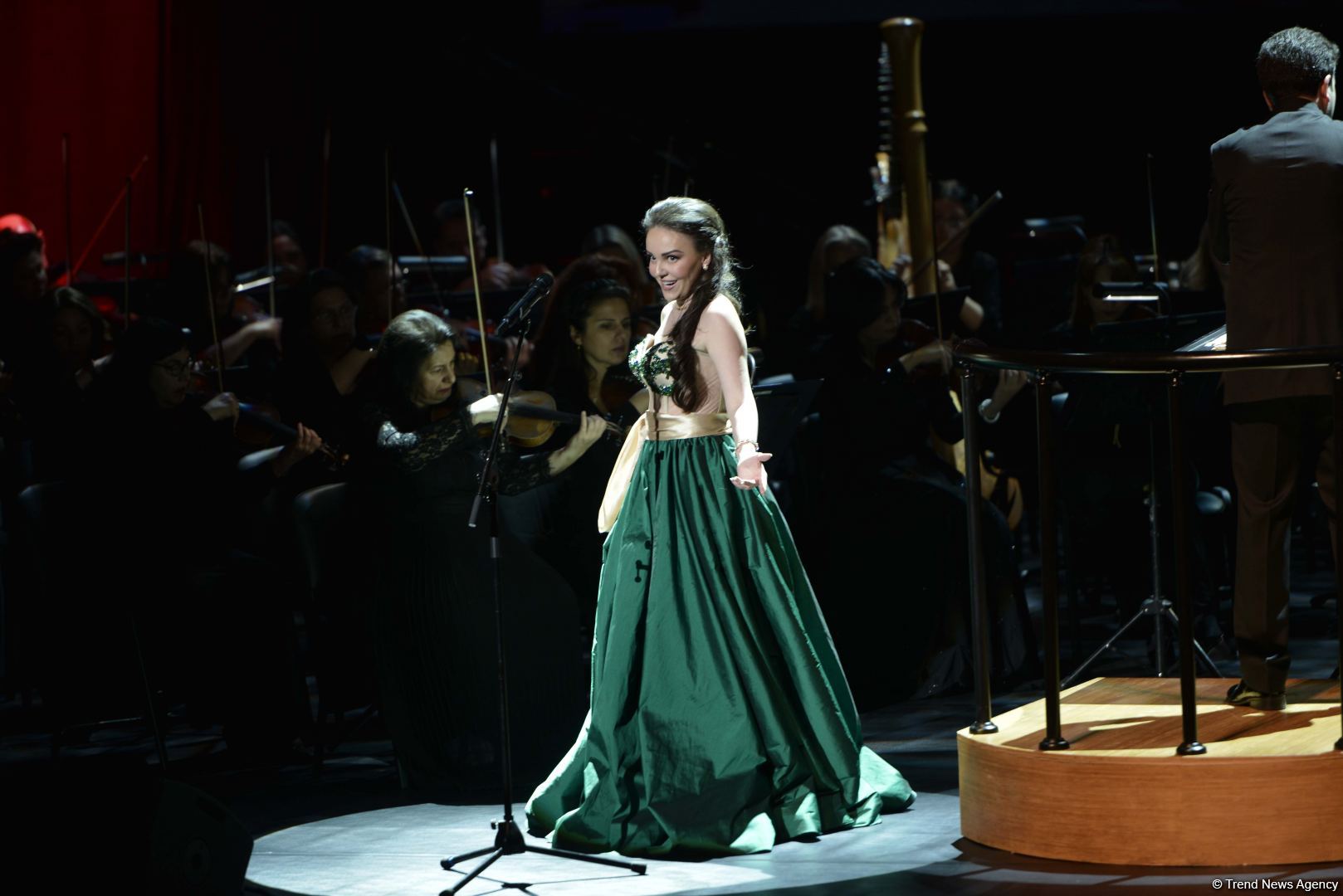 Stunning harmony of high art opera and fashion - Heydar Aliyev Center's gift for March 8 (PHOTO)