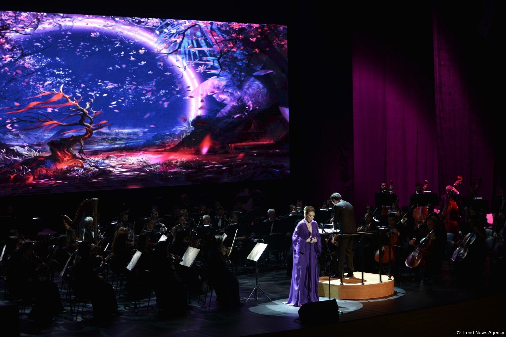 Stunning harmony of high art opera and fashion - Heydar Aliyev Center's gift for March 8 (PHOTO)