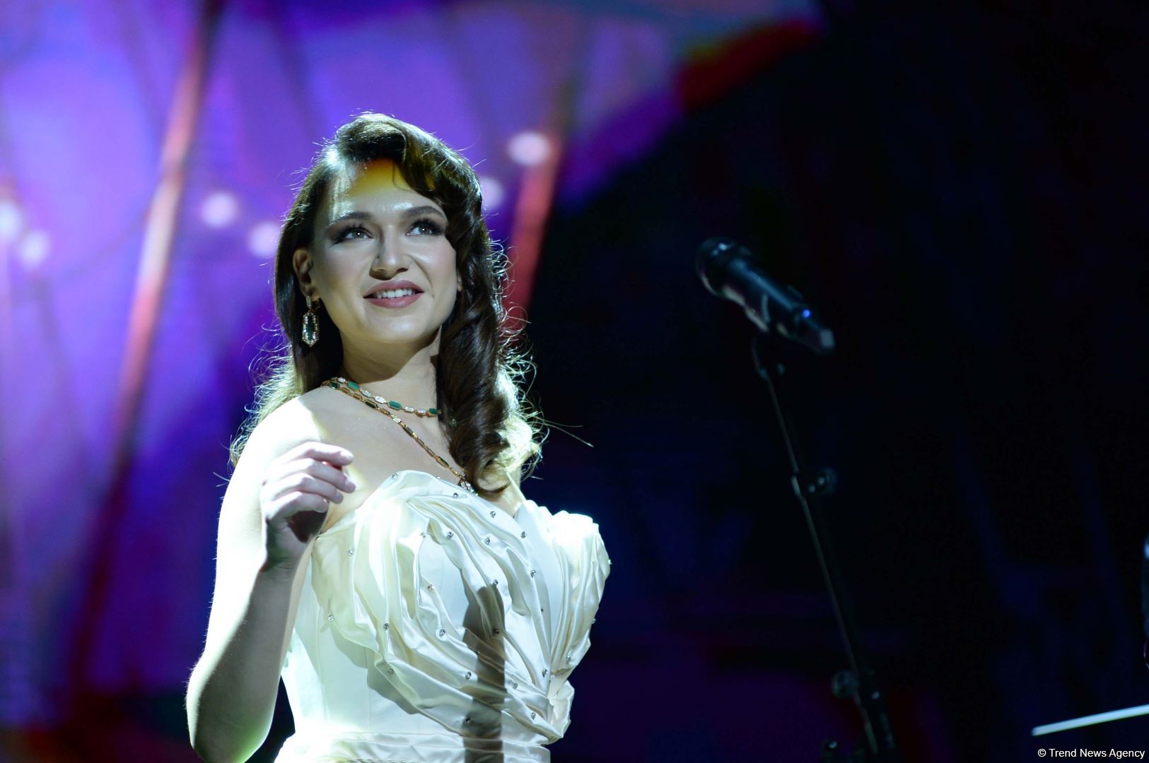 Stunning harmony of high art opera and fashion - Heydar Aliyev Center's gift for March 8 (PHOTO)