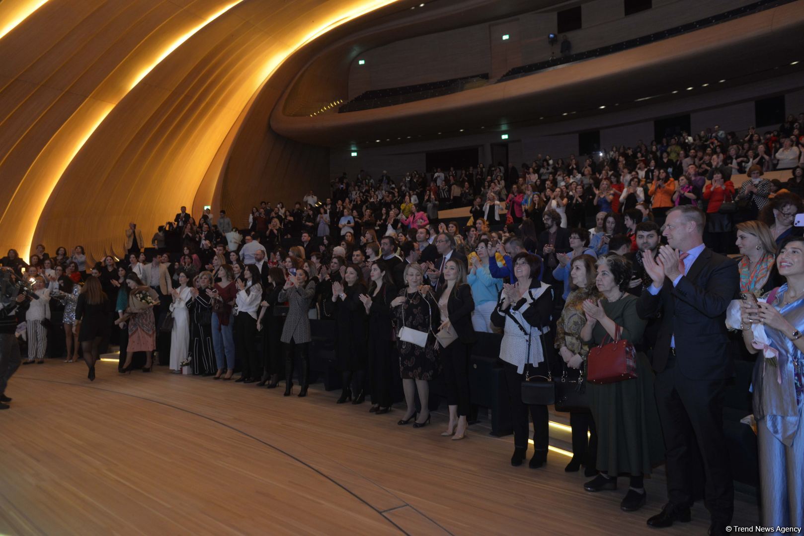 Stunning harmony of high art opera and fashion - Heydar Aliyev Center's gift for March 8 (PHOTO)