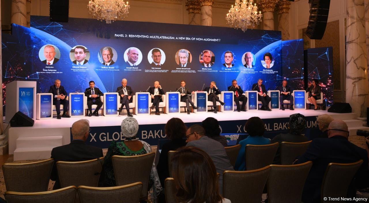 Fourth panel meeting held within framework of Global Baku Forum (PHOTO)