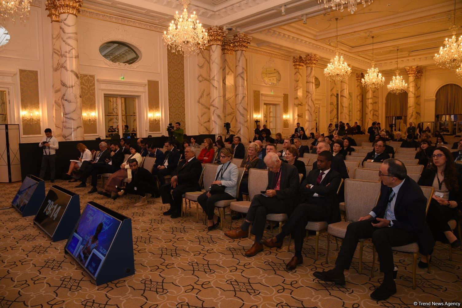 Fourth panel meeting held within framework of Global Baku Forum (PHOTO)