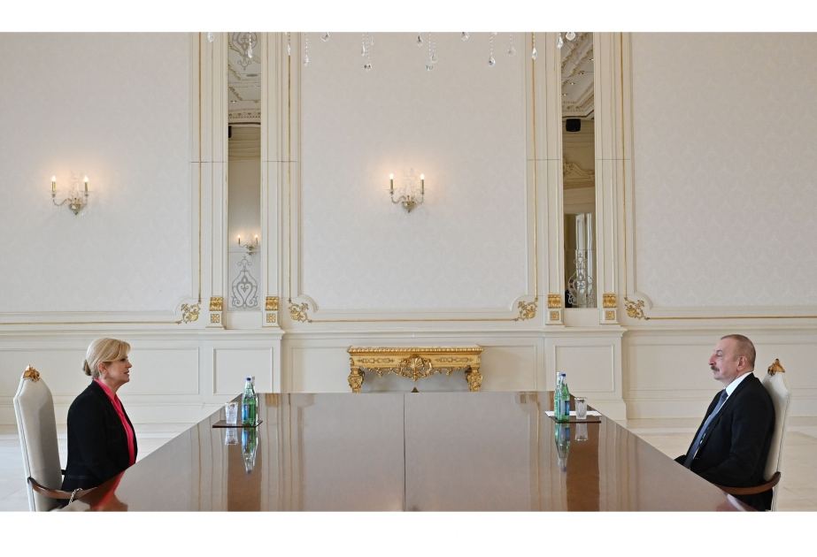 President Ilham Aliyev receives ex-President of Croatia