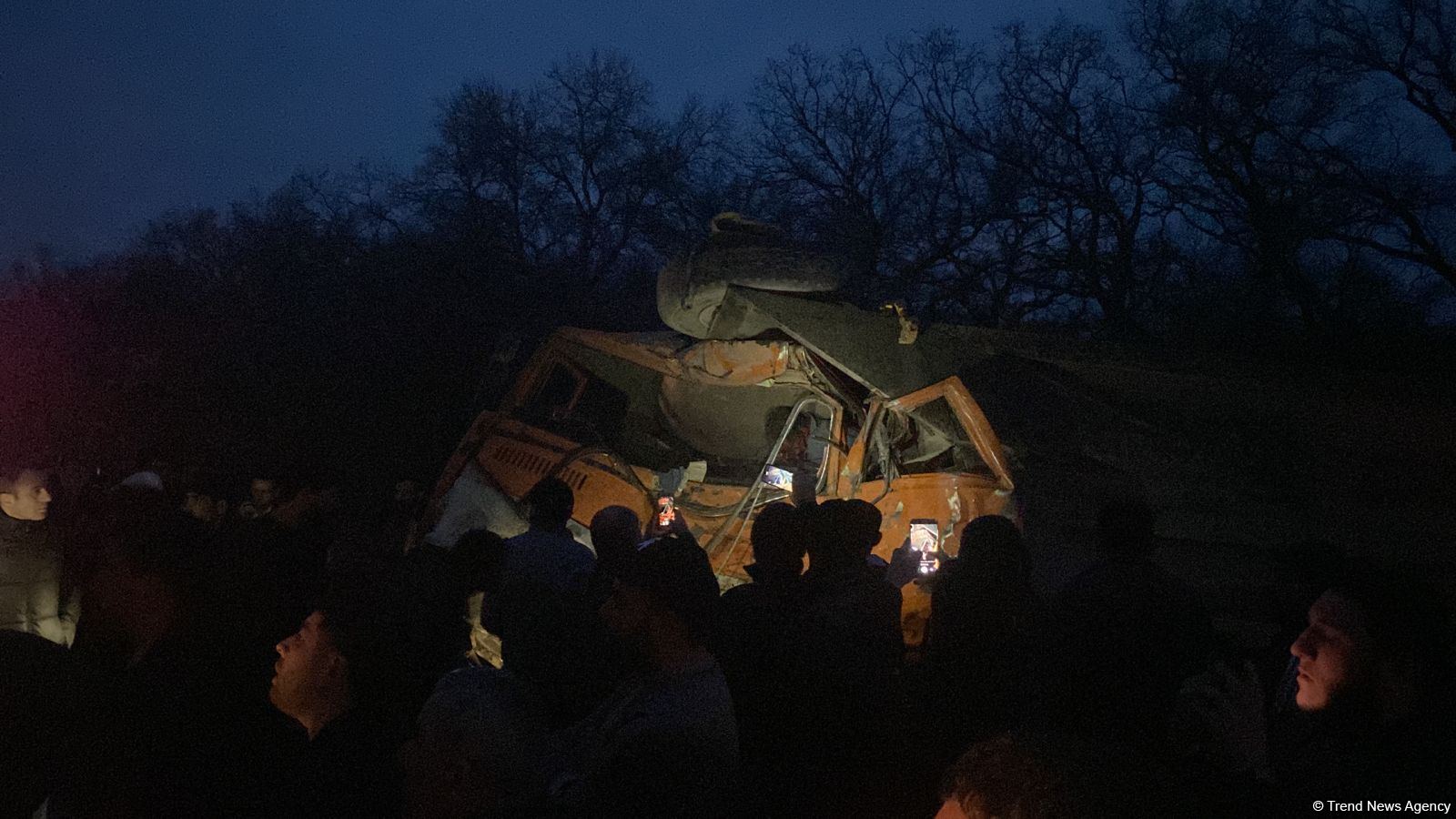 Truck collision on Baku-Khachmaz road results in casualties (PHOTO)
