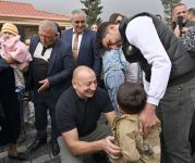 Heartfelt meeting of President Ilham Aliyev and First Lady Mehriban Aliyeva with residents of Talish village (PHOTO)