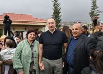 Heartfelt meeting of President Ilham Aliyev and First Lady Mehriban Aliyeva with residents of Talish village (PHOTO)